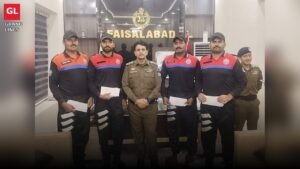CPO Faisalabad with Dolphin Force personnel holding certificates at the Police Lines Community Engagement Centre