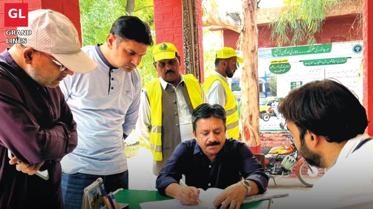 Director Livestock Dr Sajjad Iqbal inspects a veterinary institution in Faisalabad