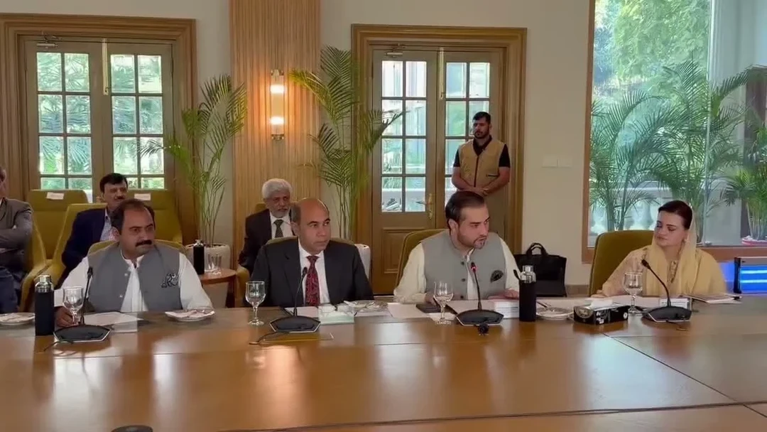 Punjab farmers delegation: Chief Minister listens to farmer representatives at the meeting. Punjab farmers delegation: Chief Minister listens to farmer representatives at the meeting.