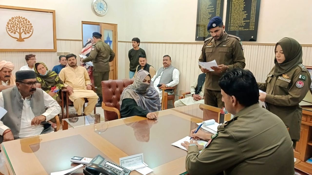 CPO open court, officer hearing citizens