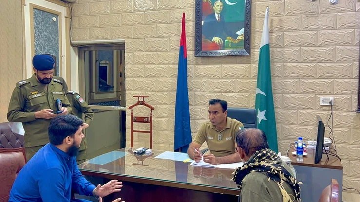 Faisalabad open court: SSP meets citizens during open court session. Faisalabad open court: SSP meets citizens during open court session.