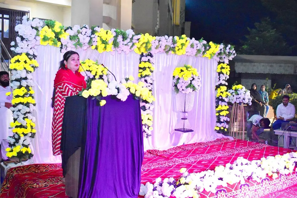 Fun fair stage programme at GCUF girls hostel Faisalabad Fun fair stage programme at GCUF girls hostel Faisalabad