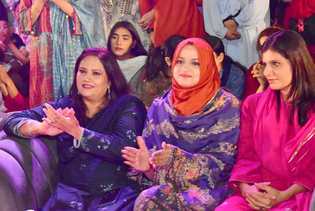 GCUF fun fair audience at New Campus girls hostel Faisalabad GCUF fun fair audience at New Campus girls hostel Faisalabad