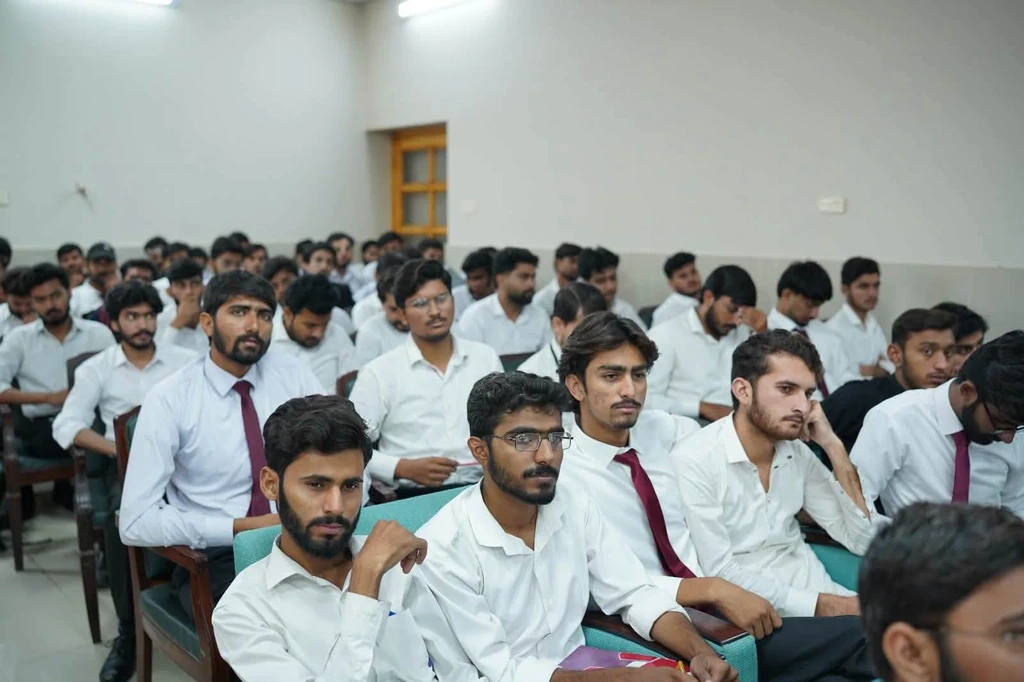 FIA director speaks at GCUF awareness session Faisalabad FIA director speaks at GCUF awareness session Faisalabad