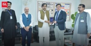 UAF Vice Chancellor Prof Dr Zulfiqar Ali presents a shield to Prof Dr Alessandro Leone at the olive workshop in Faisalabad